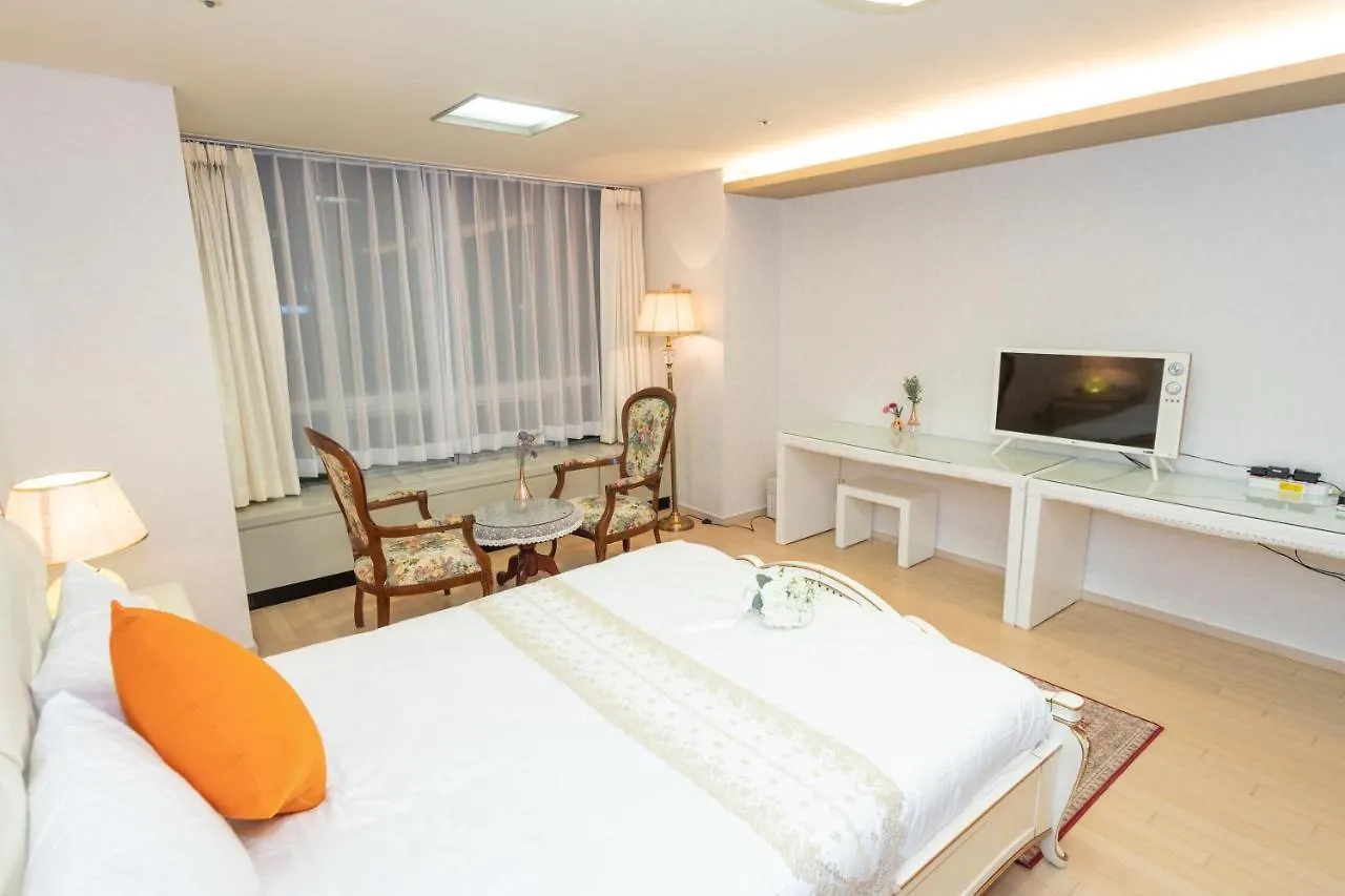 Incheon Airport Capsule Hotel No.1 Apartment